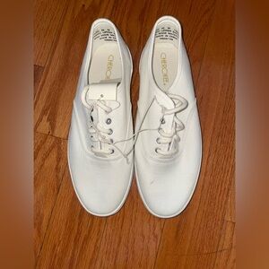 Cherokee Classic White Lace-Up Sneakers